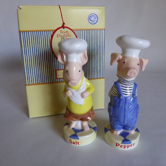 2001 DEPT 56 TOOT & PUDDLE PIG CERAMIC SALT & PEPPER SHAKER SET (NEW IN BOX) - Picture 1 of 13